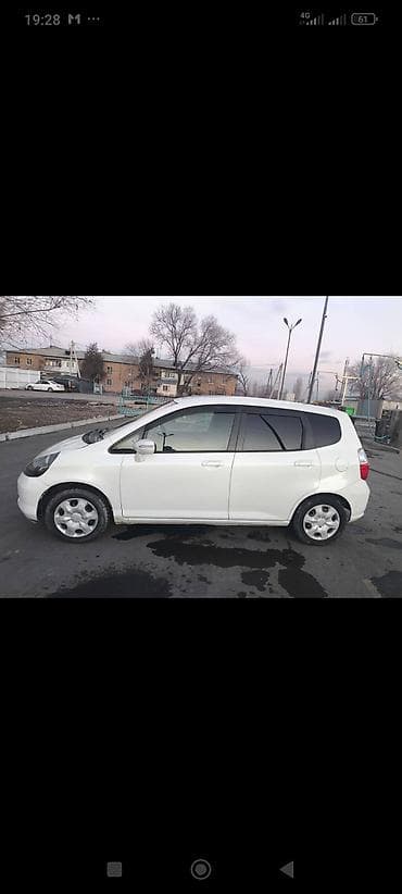 Продажа авто: Honda Fit: 2004 г., 1.3 л, Вариатор, Бензин, Хэтчбэк — 3