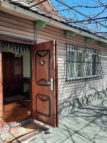 гараж продажа: Продаю дом! 3 спальни 1 зал, коридор санузел совмещённый с ванной — 7