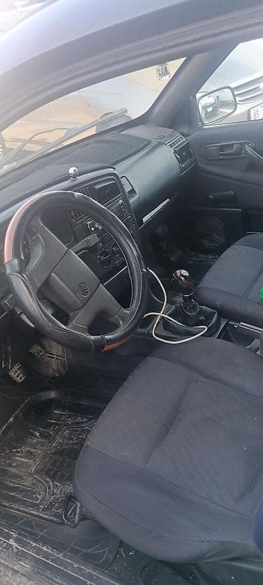 honda step spada: Volkswagen Passat: 1993 г., 2 л, Механика, Бензин, Универсал — 9
