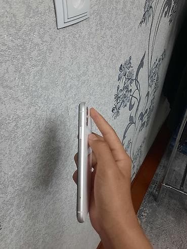 aphone 11: IPhone 11, Б/у, 128 ГБ, Белый — 3