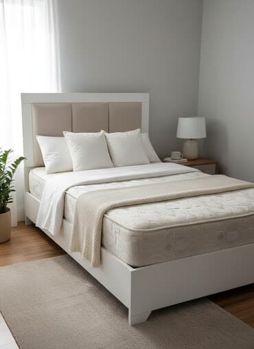 продаю детский кровать: Односпальная кровать с мягким изголовьем и матрасом. Внизу ДСП нужно — 1