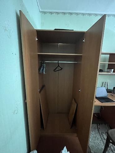 Офисные шкафы: Мебельный комплект в классическом стиле (цвет — тёплый бук/вишня). В — 2