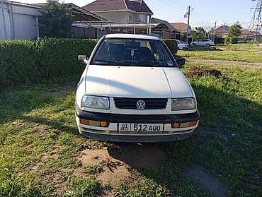 Транспорт: Volkswagen Vento: 1994 г., Механика, Бензин, Седан — 3