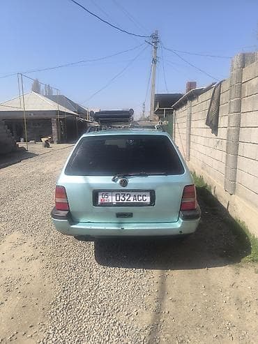 b class: Volkswagen Golf Variant: 1994 г., Универсал — 3