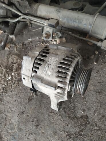 lovol трактор: Генератор Honda 1999 г., Оригинал, Япония — 2