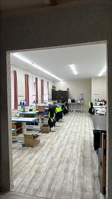 сарай сатылат с кызыл туу московкий р н: Продаётся уютный дом с мансардой. Характеристики: - Материал — 10