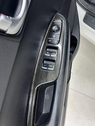 arizzo 8: Kia K5: 2018 г., Седан — 10