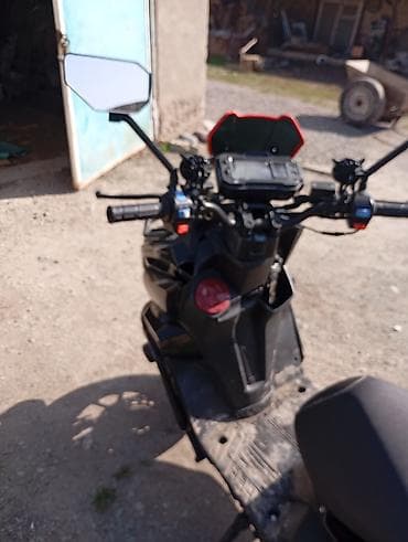 моторолер муравей: Скутер/мопед с дополнительным светом и багажным кофром Основные — 5