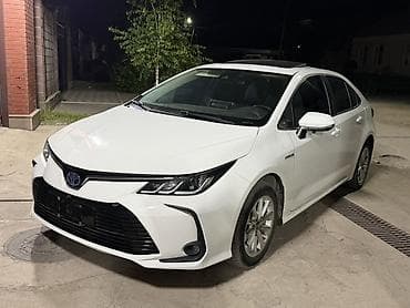 Toyota Corolla: 2022 г., 1.8 л, Вариатор, Гибрид, Седан