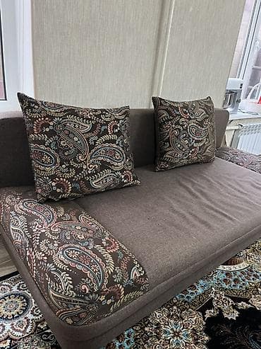 small table: Прямой диван — 6