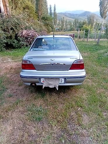 Daewoo Nexia: 2005 г., 1.5 л, Механика, Бензин, Седан