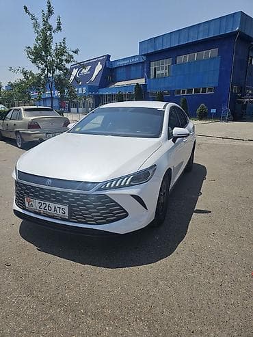 byd e2 2021: BYD Qin: 2025 г., 1.5 л, Вариатор, Гибрид, Лифтбек — 3