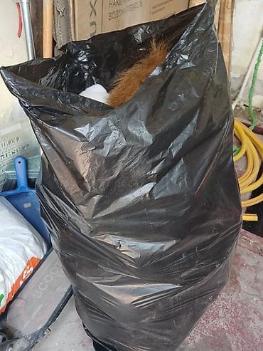 приму женские вещи в дар: Отдадим кому необходимо пакет мягких игрушек, пакет одежды для девочки — 1