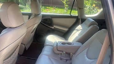 4 4: Toyota RAV4: 2010 г., 2.5 л, Автомат, Бензин — 3