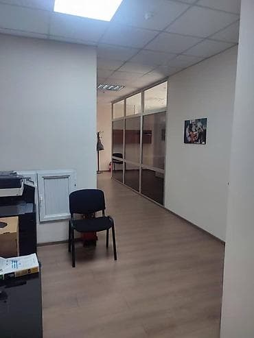 сдаю офис в бизнес центре: Аренда офисов, 266 м², В жилом комплексе, 1 линия, С отдельной кухней, С отдельным входом — 4