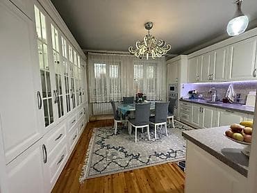 Үйлөр: ⬜️🏡 Дом | 5 комнат | 284 м² | 4.27 сотки Цена снижена ⬜️📍 Адрес — 4