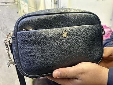 i store: Сумка через плечо из фактурной эко‑кожи, цвет черный. Особенности: - — 1