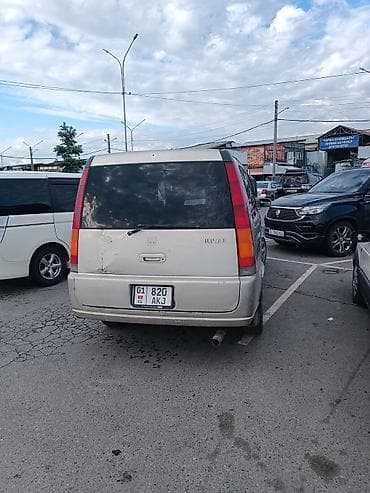 Honda Stepwgn: 2000 г., 2 л, Минивэн