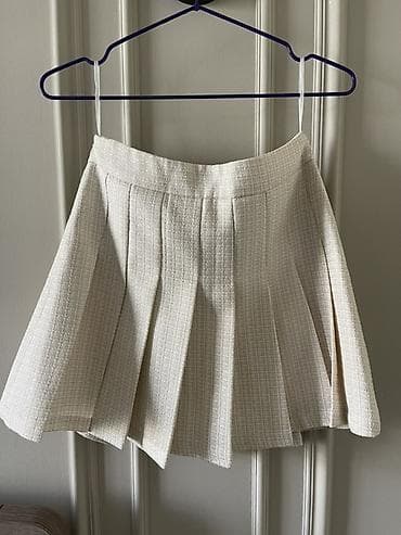 link: Комплект: жилет и юбка из твида в молочно-бежевом оттенке. - — 3