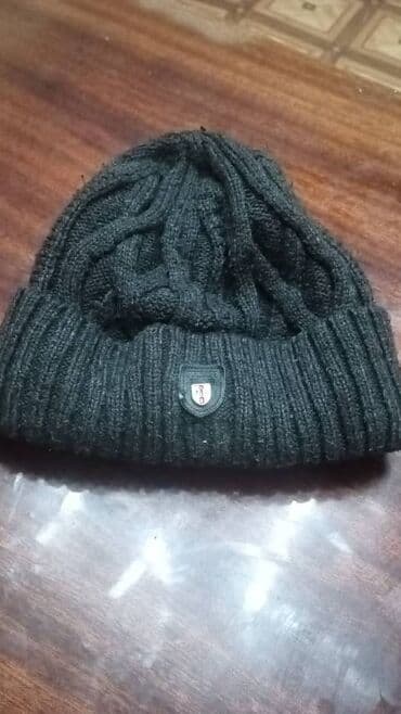 Головные уборы: Продаю шапку! Очень теплая!
Размер шапки небольшой — 1