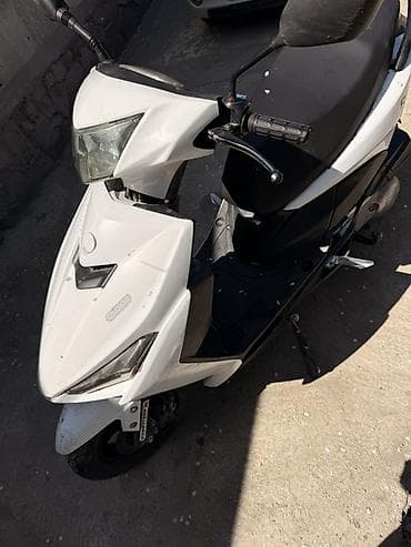 скоростной скутер: Скутер 50 см³ “Racing” (белый/черный) - Компактный городской скутер с — 2