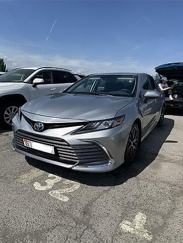 Toyota Camry: 2020 г., 2.5 л, Автомат, Гибрид, Седан