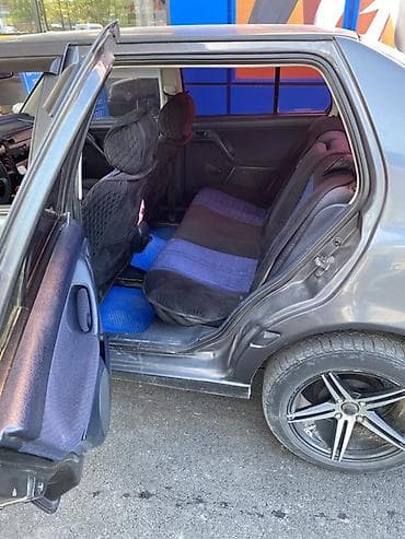 решетка на венто: Volkswagen Vento: 1993 г., Седан — 6