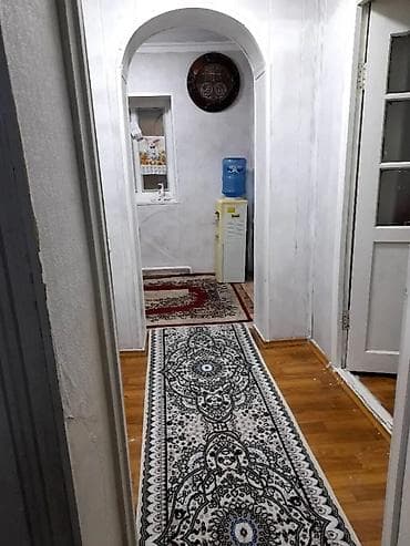Кыймылсыз мүлк: 🏡 Продается 5-комнатный кирпичный дом с верандой и садом! 📍 Район: АЮ — 7