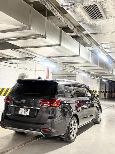 Kia Carnival: 2018 г., 3.3 л, Автомат, Бензин, Минивэн — 4