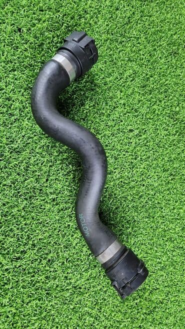 блок предохранителей: Патрубок 6421 6 910 759. Е60 е61 М54 v6. Год 2004 В отличном — 2