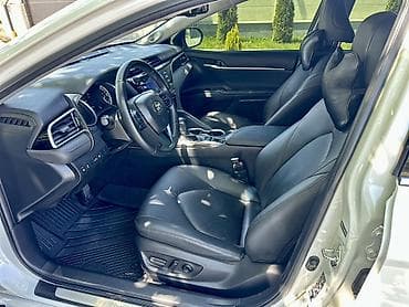 w140 салон: Toyota Camry: 2018 г., 2.5 л, Вариатор, Гибрид, Седан — 5