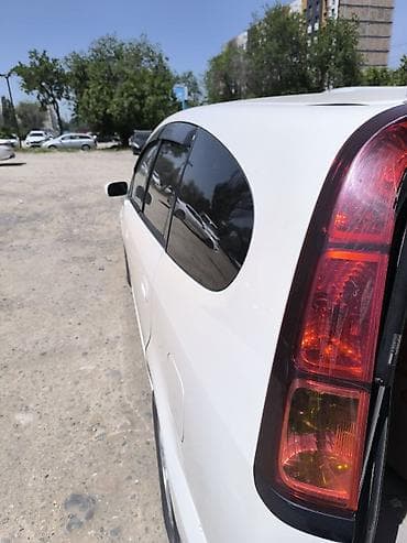 Honda Stream: 2004 г., 2 л, Автомат, Бензин, Минивэн — 4