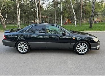 запчасти на субару форестер: Крышка багажника Toyota, Оригинал — 1