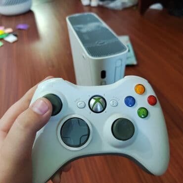 блок питания от ноутбука: ПРОДАМ СРОЧНО xbox 360 не прошитая ревизию не знаю, в комплекте — 1