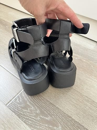 nursace 36: Босоножки, 36.5, Bronx, Б/у, цвет - Черный — 2