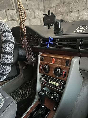теска: Mercedes-Benz W124: 1991 г., 2.3 л, Механика, Бензин, Седан — 1