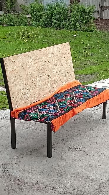 Скамейка Металл, Со спинкой, Без крыши