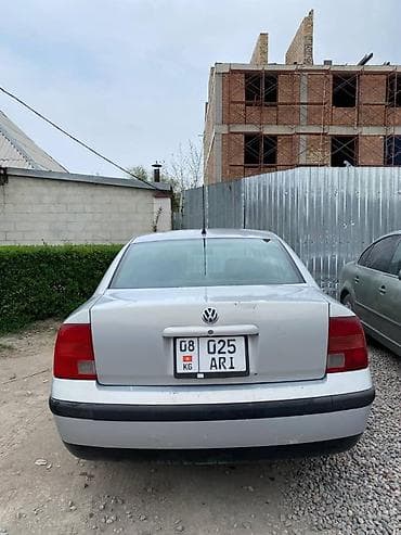 лев: Volkswagen Passat: 2001 г., 1.6 л, Ручные, Бензин, Седан — 4