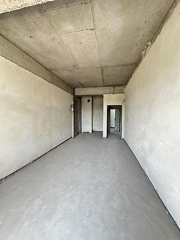 кой таш: Просторная квартира в черновой отделке. Город Ош. Район дом Быта — 5