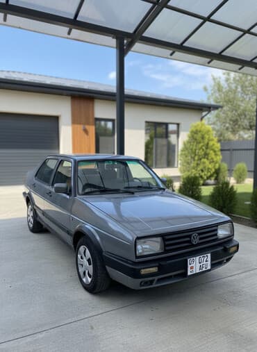 бутка авто: Volkswagen Jetta: 1988 г., Седан — 1