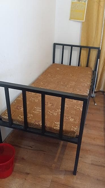 гостевой: Односпальная кровать, Б/у, С матрасом, длина - 190 см — 1