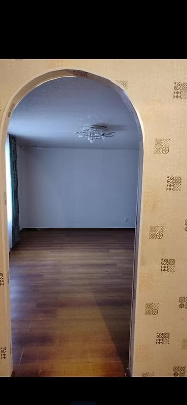 сдаю гаражи: 55 м², 3 комнаты, Забор, огорожен — 2