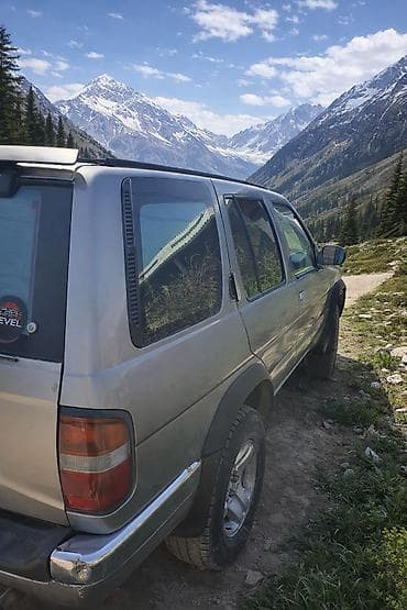 Унаа сатуу: Nissan Pathfinder: 1998 г., 3.3 л, Кол менен иштөөчү, Бензин, Жол тандабас — 4