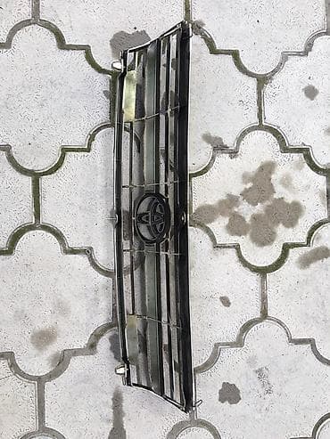 lend cruizer: Решетка радиатора Toyota Б/у, Оригинал — 2