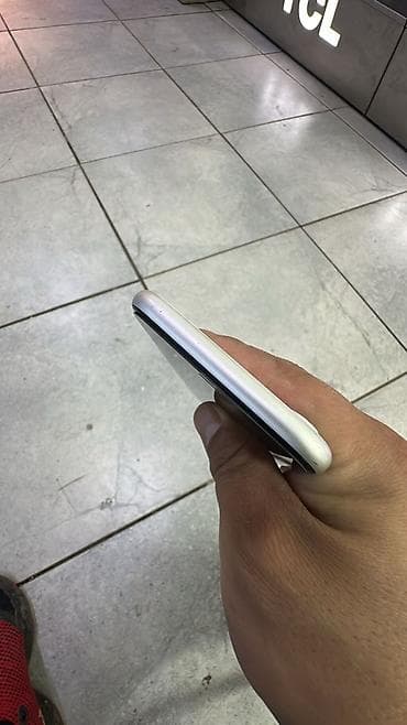 aplle 7: IPhone Xr, Б/у, 128 ГБ, White Titanium, 79 % — 2