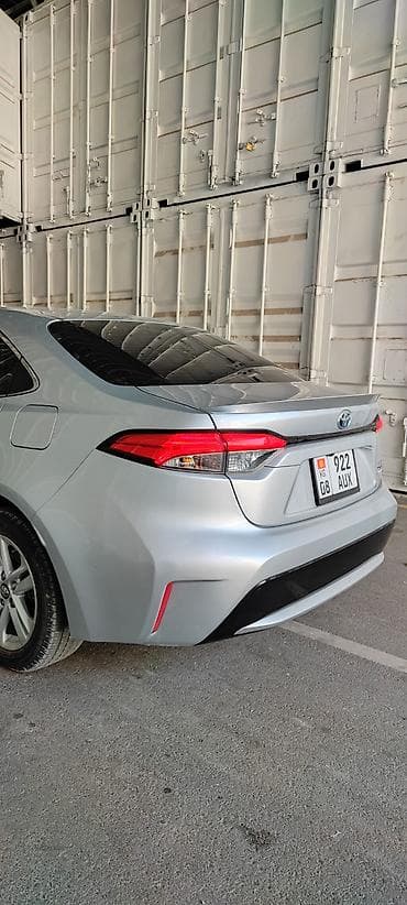 camry se: Toyota Corolla: 2019 г., 1.8 л, Гибрид, Седан — 4