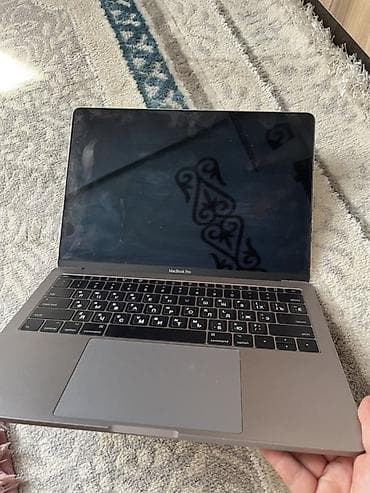 gear s: MacBook Pro 13" (2017), цвет Space Gray - Дисплей: 13 дюймов Retina — 2