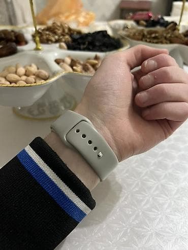 эпл вотч се 2: Apple Watch (aluminum) с серым силиконовым ремешком. без коробки — 4