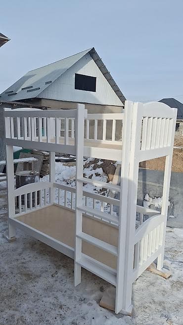 2х ярустные кровати: Продаётся двухъярусный кровать(сосна).(Размер высота 1.80см длина — 9