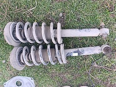 Автозапчасти с одного автомобиля — комплектом или по отдельности. В